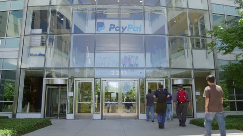 PayPal uses stablecoin to pay invoice